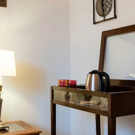 Biblio Guest house *